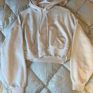 Levi cropped hoodie
